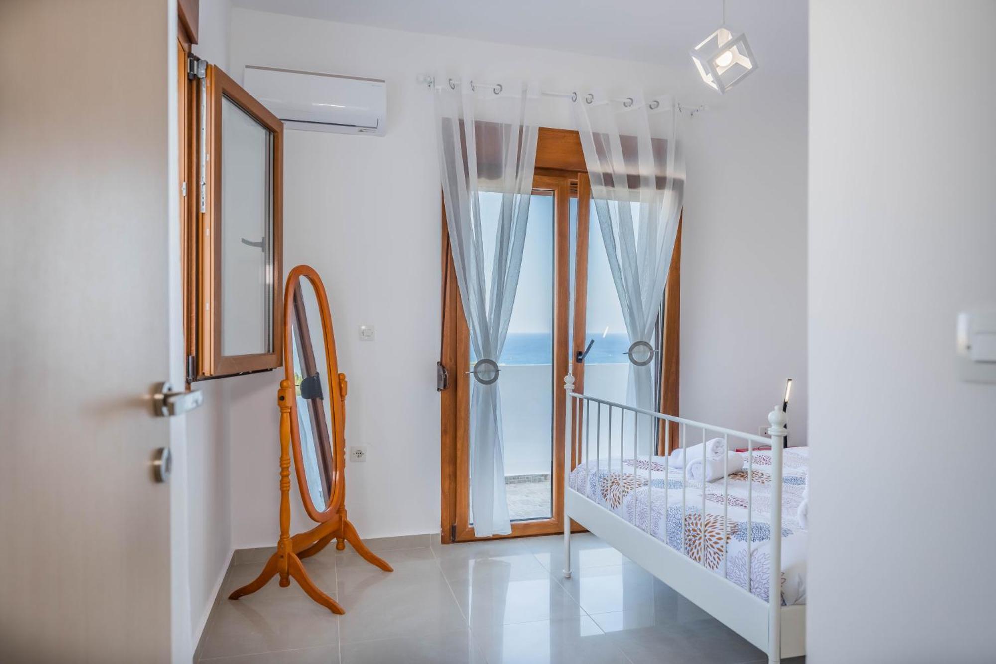 Ciel Blue Villas Киотари Екстериор снимка