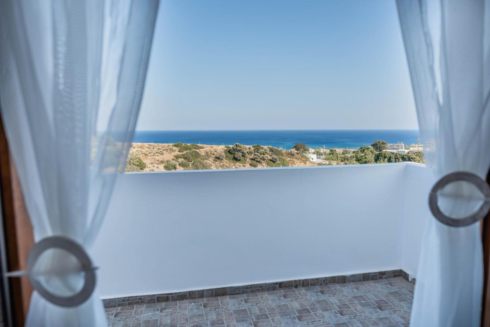 Ciel Blue Villas Киотари Екстериор снимка