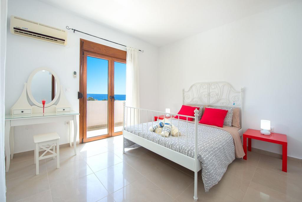 Ciel Blue Villas Киотари Екстериор снимка